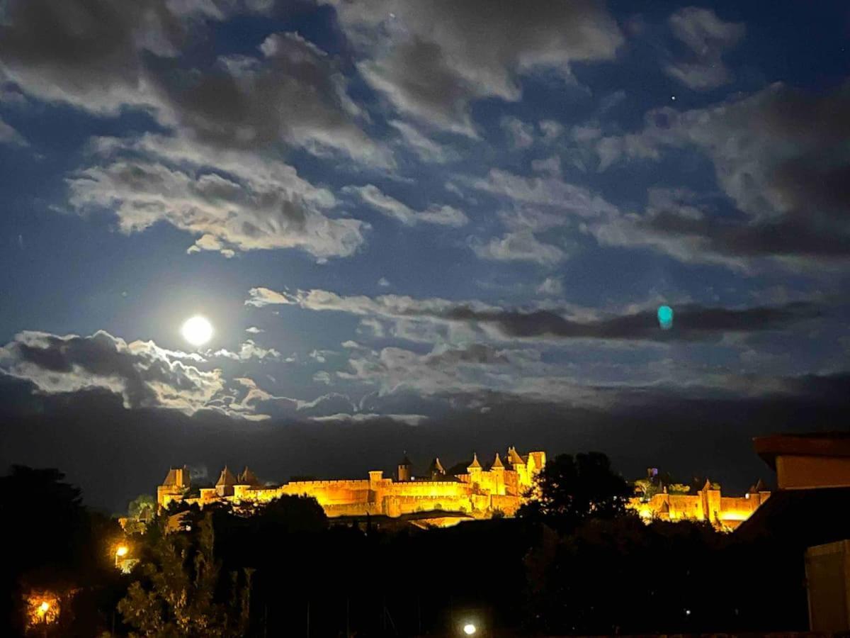 Chambre Avec Vue Panoramique Sur La Cite Medievale Carcassonne Luaran gambar